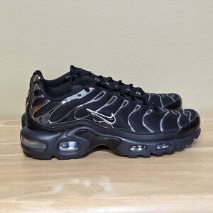 Nike Air Max Plus SE Black Chrome Silver HJ9743-001 Women's Size 6.5